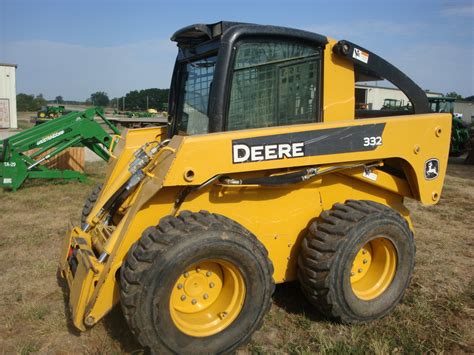 john deere 332 skidsteer